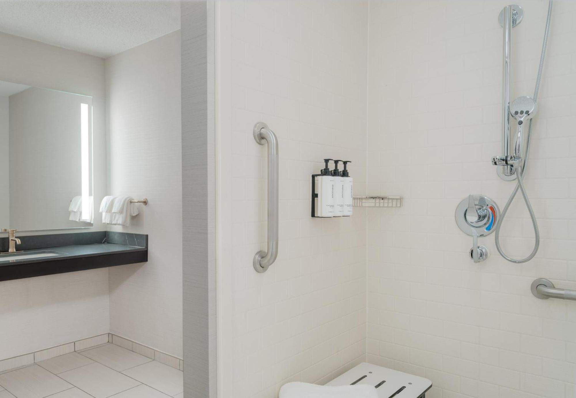 Crowne Plaza Indianapolis-Dwtn-Union Stn By Ihg Hotel Екстериор снимка